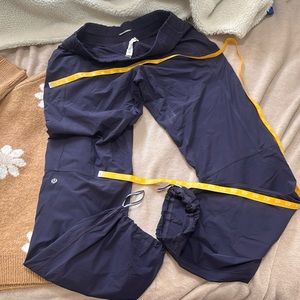 LULULEMON-soft pants- scrunch waist- pull tie by ankles-zipper pockets
